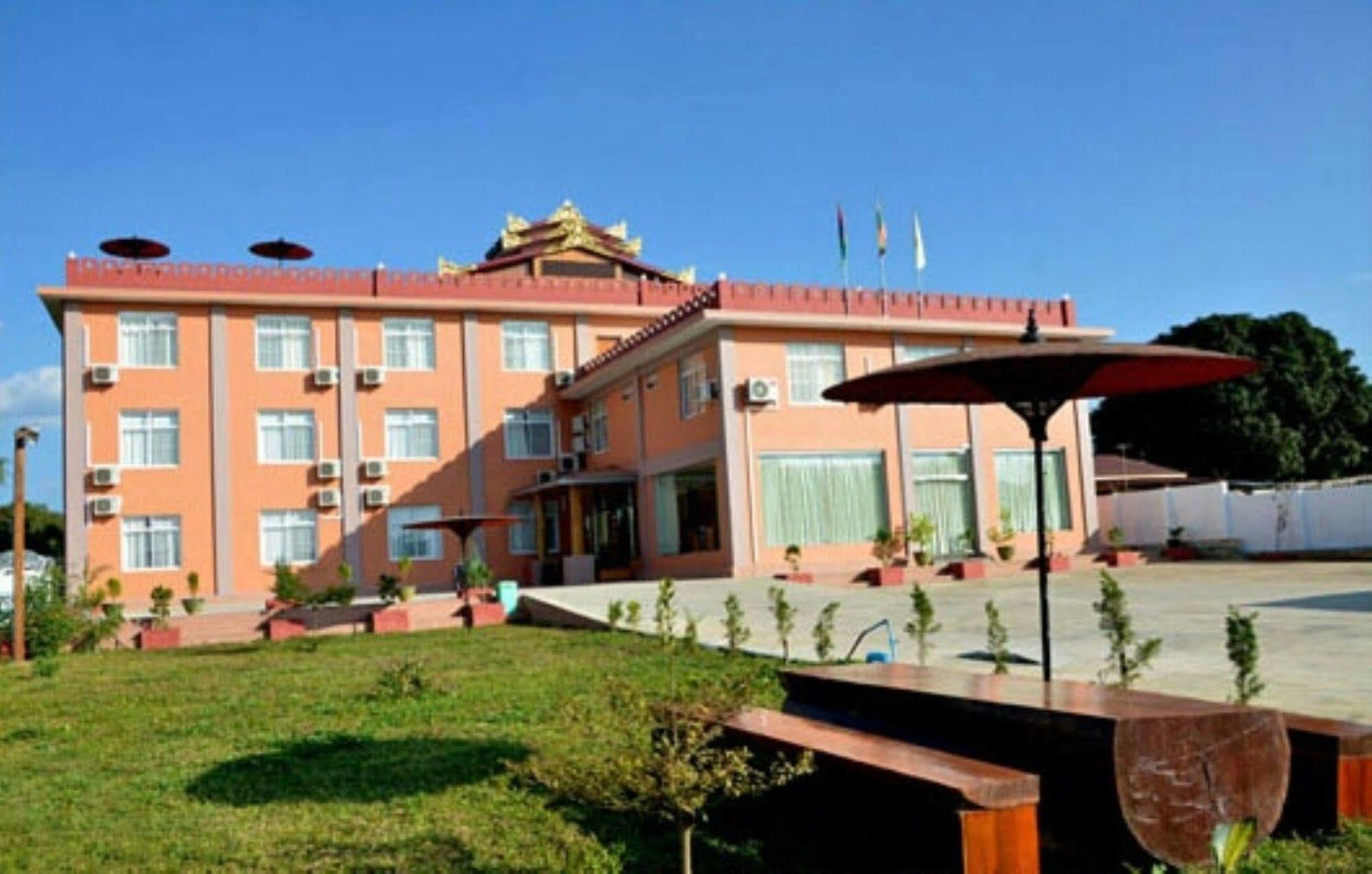 Myat Nan Taw Hotel ลอยก่อ ภายนอก รูปภาพ