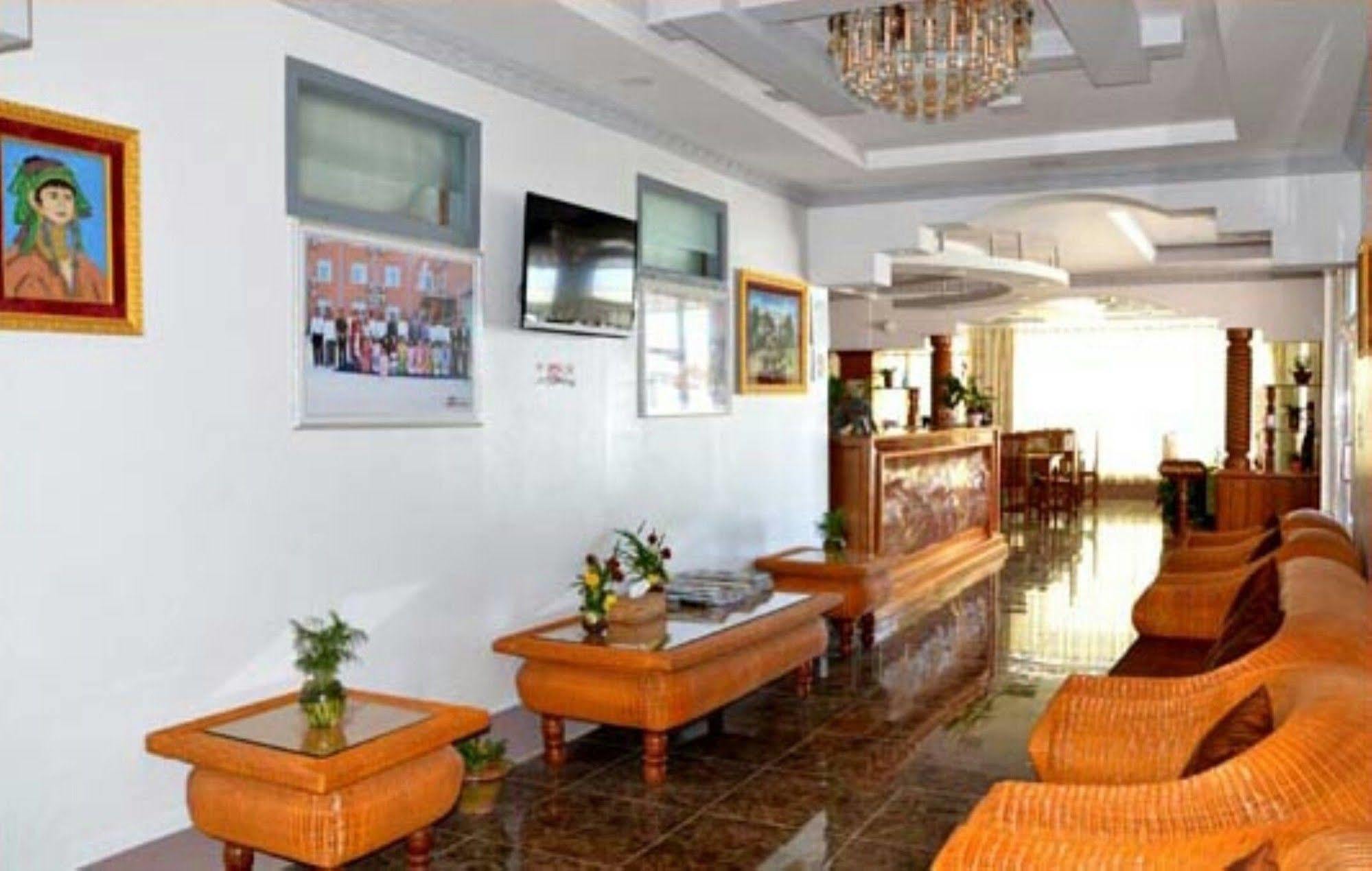 Myat Nan Taw Hotel ลอยก่อ ภายนอก รูปภาพ